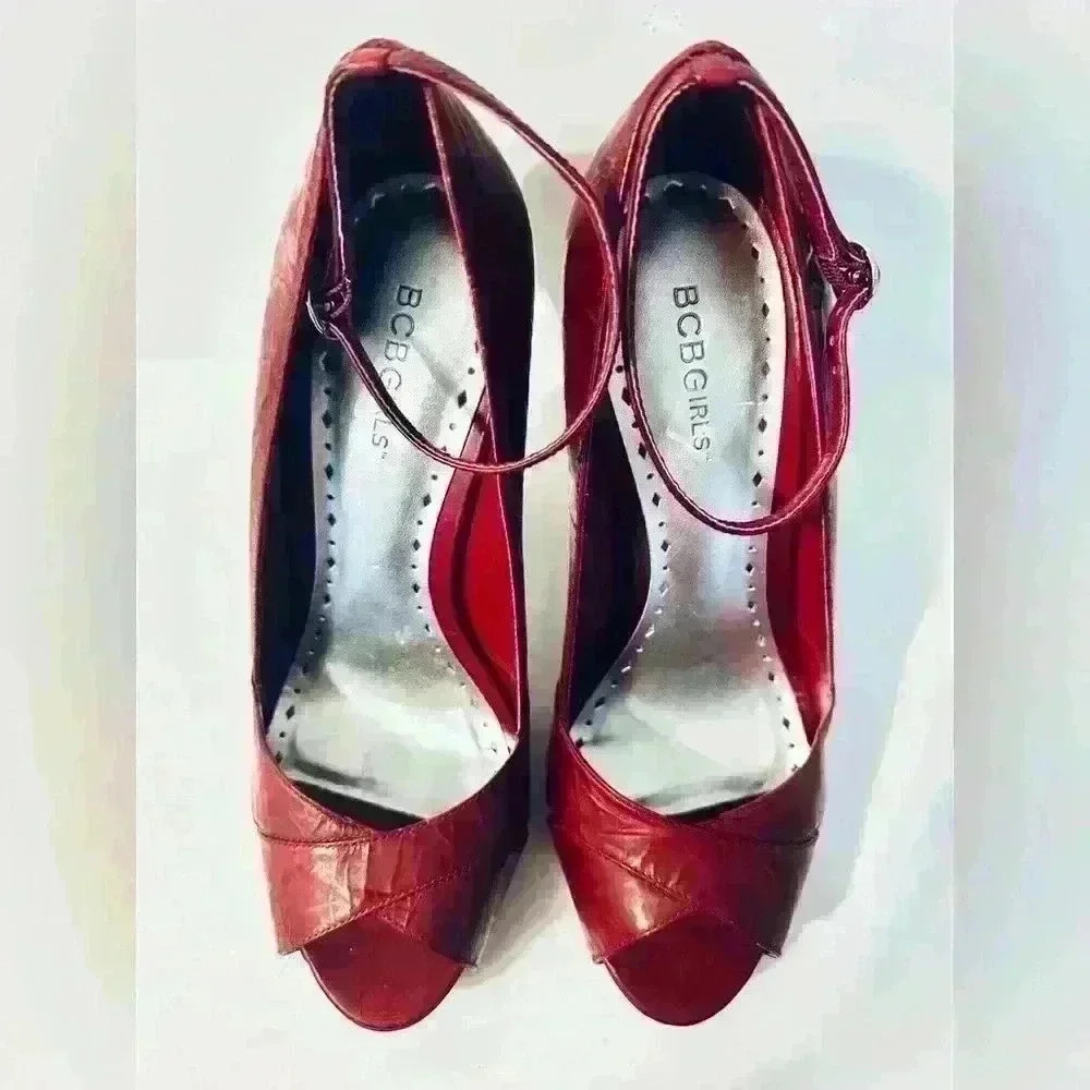 BCBGirls Ruby Red Rugged Patent Leather with Ombré Heels. Women’s Size 10 - Picture 4 of 16